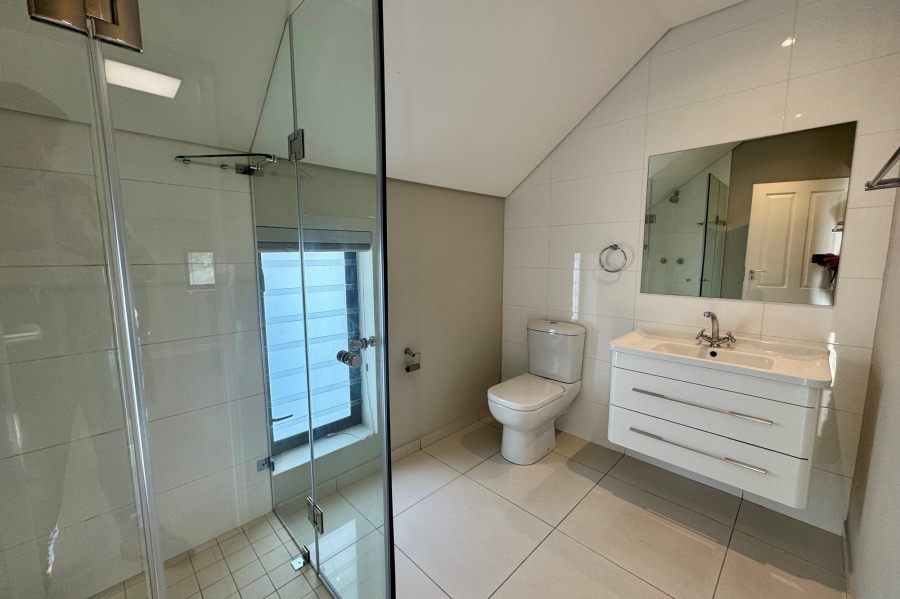 To Let 3 Bedroom Property for Rent in Graanendal Western Cape